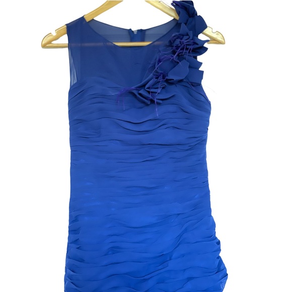Ruched Prom dress/ Gown - Picture 2 of 7